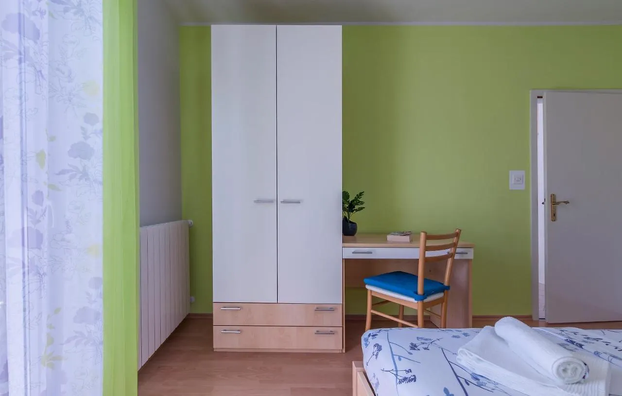 Petra Premium Apartments بوريتش